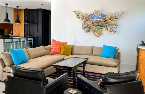 Clarksville House | European Flair + Private Pool - Fancy Fierce Mullet!