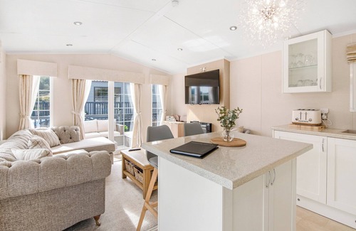 Scarborough Cottage | European Lodge - UK40848