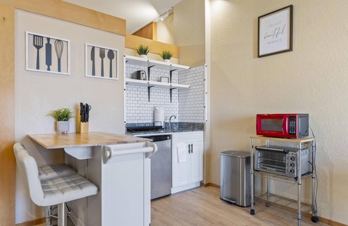 Palm Coast Condo | European Village King Suite Retreat: Unwind, Explore, Beach, Work!