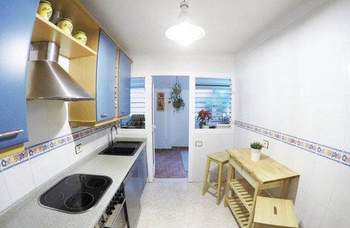 Santa Cruz de Tenerife Condo | EuroRental Apartment with Wifi and Parking
