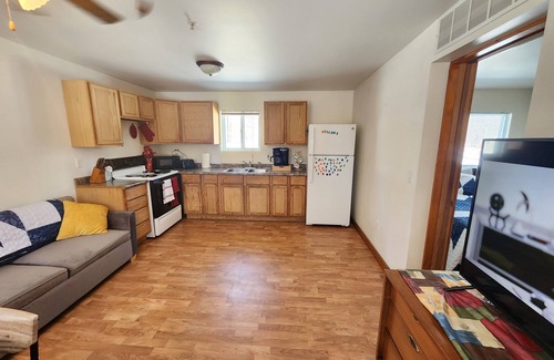 Houghton Apartment | EV Ready Keweenaw 1BR Near MTU – Great Basecamp for Exploring & Hiking