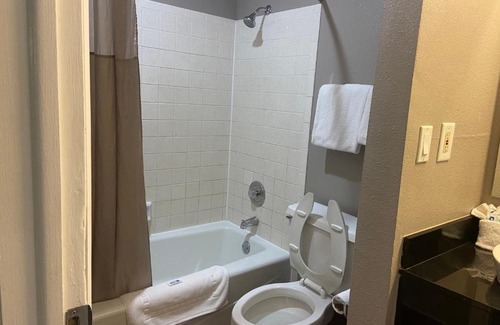 Evanston Hotel | EVANSTON INN at exit 6