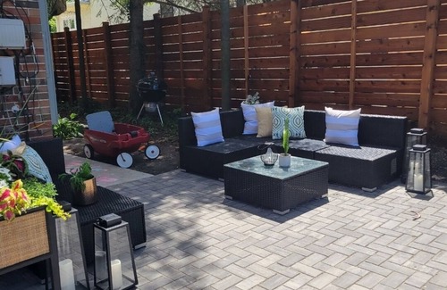 Evanston House | EVANSTON whole building, 2 units combined sleeps 12, 5 bed 5 bath