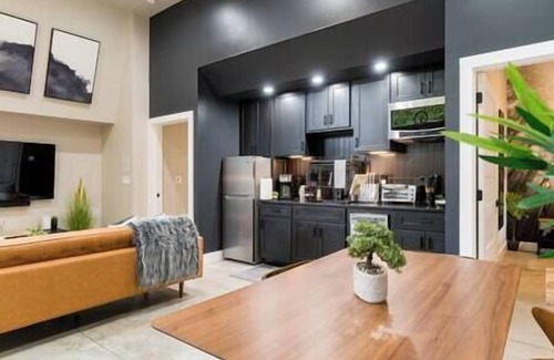 Peoplestown House | Eva’s Zen House – Downtown ATL Retreat (4 Guests)