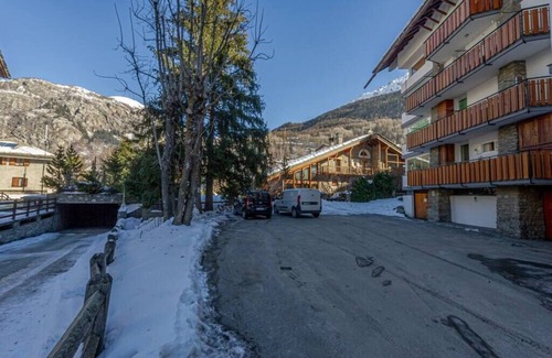 Courmayeur Apartment | Eve Apartment - Mountain View - Wifi - Parking