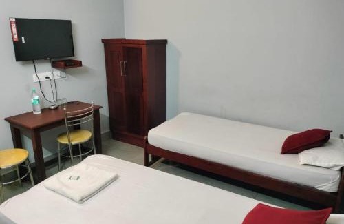 Payyanur Hotel | Everest lodge