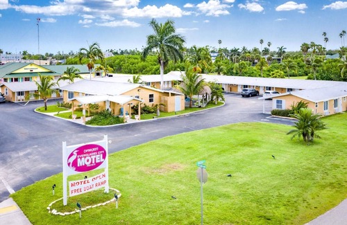 Everglades City Hotel | Everglades City Motel - Queen Room, 2 Beds, Kitchenette