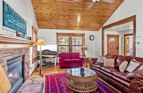 Kachina Village House | Evergreen Chalet Forest Escape Grill AC Family