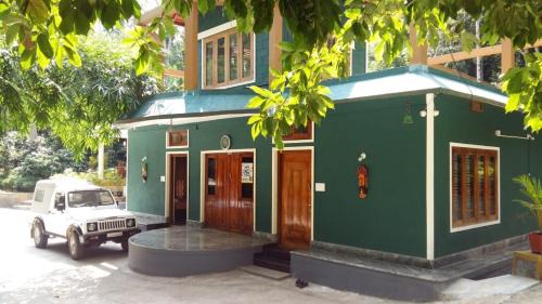 Nakur Sirangala House | Evergreen Emerald