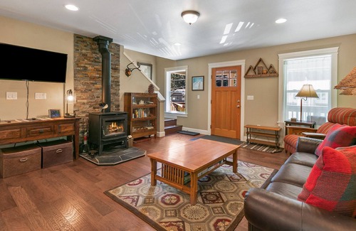 Skykomish House | Evergreen Escape - 6+pets, hot tub, 20min from Stevens Pass