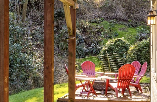 Clinton House | Evergreen Escape I Whidbey Island I One 1 full acre of land