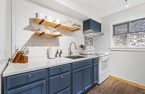 Wallace House | Evergreen Escape in Historic Wallace