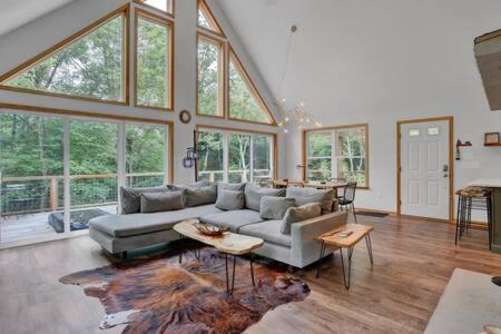 Albrightsville House | Evergreen Escape - Jim Thorpe Multi Ski Resort