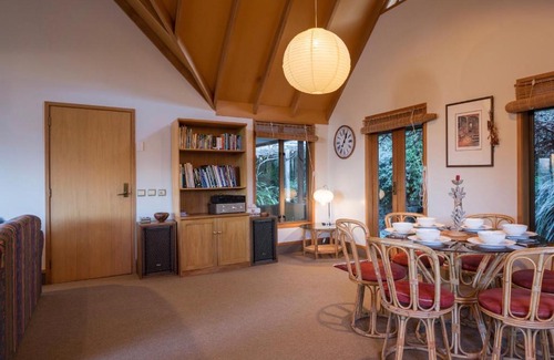 Sunshine Bay House | Evergreen Haven - Queenstown Holiday Home