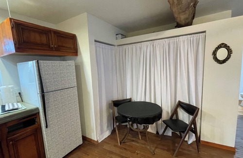 Frazier Park Cottage | Evergreen Inn Cottage