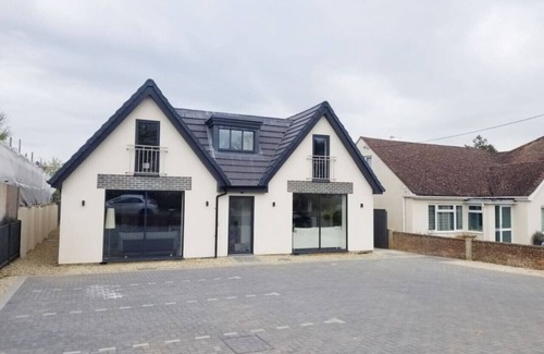 Kidlington Apartment | Evergreen Lodge -Two Bed Lux - Parking,Garden,WIFI