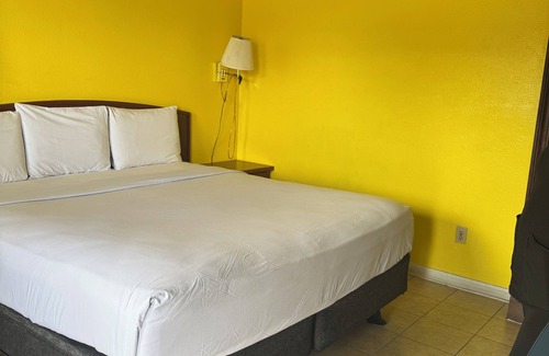 Kenner - Louis Armstrong International Airport Hotel | Evergreen Plaza Inn