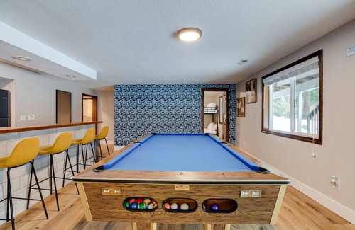 Ellsworth House | Evergreen Retreat - Large 6 Bedroom Home