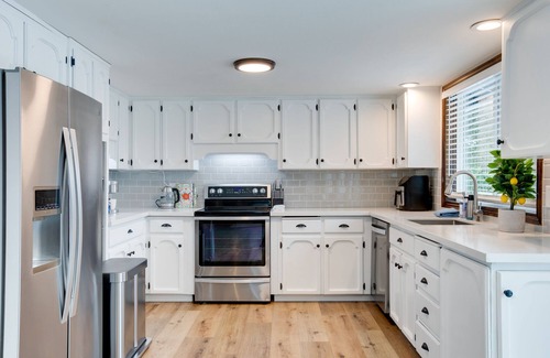 Ellsworth House | Evergreen Retreat - Large 6 Bedroom Home