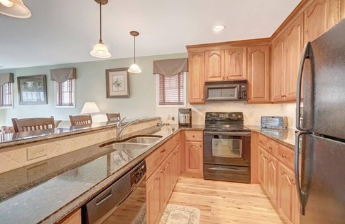 Foscoe Condo | Evergreens 1522- Mountain Condo, Gated Resort, Indoor/Outdoor Pools and Hot Tub, Fitness Area, Fi.