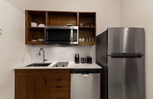 South Eliot Hotel | Everhome Suites Portsmouth - Newington