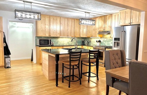 Afton House | Everley Whole Property