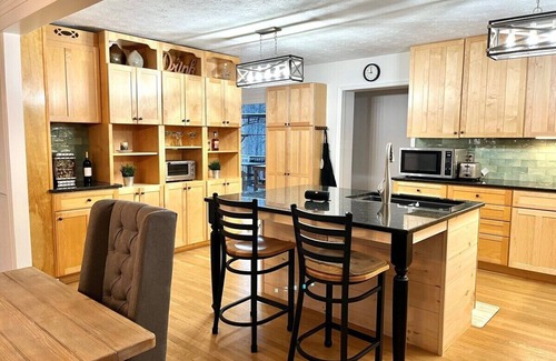 Afton House | Everley Whole Property