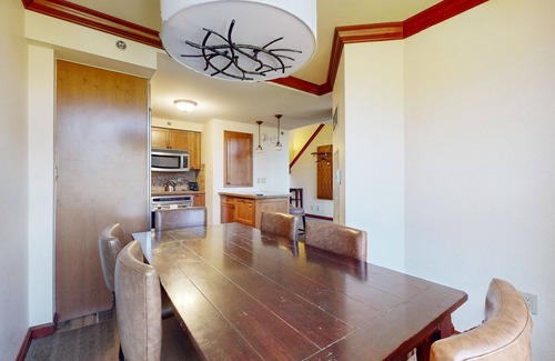Olympic Valley Condo | Everline Resort & Spa ski-in/ski-out condo with elevator, pool, hot tub, & spa