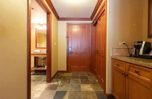 Olympic Valley Apartment | Everline Resort & Spa - 2 Queen Studio