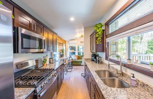 Beaver Apartment | Evermore River House