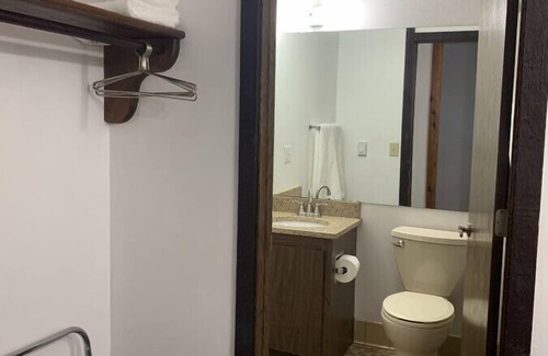 Tomahawk Cabin | Every Room with a Beautiful View of The Wisconsin River *