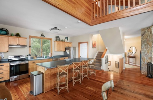 Leesville House | Everybody Loves Nobody's Business