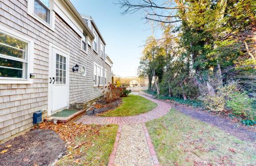 Vineyard Haven Apartment | Everyday is Saturday