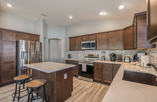 Dunedin Villa | Everything! 3/2, FREE golf & 4-seat cart, Resident passes, pets.