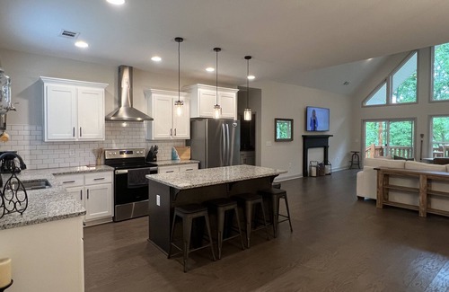 Dawsonville House | Everything you could want! Little country, direct lake access, & city amenities!