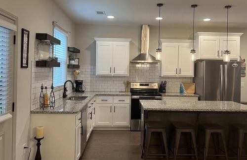 Dawsonville House | Everything you could want! Little country, direct lake access, & city amenities!