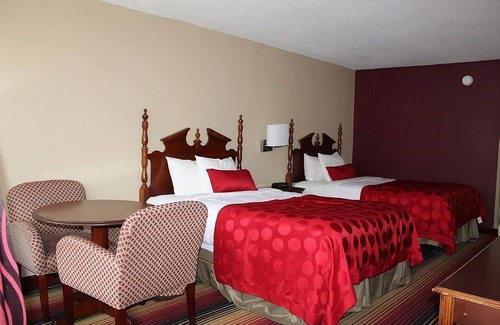 Perry House | Everything You Need For The Perfect Vacation! Comfy Unit, Parking