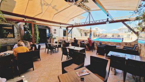 Gournai Hotel | Evina Rooms & Suites