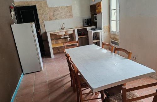 Anglade House | ex domaine Chandelier