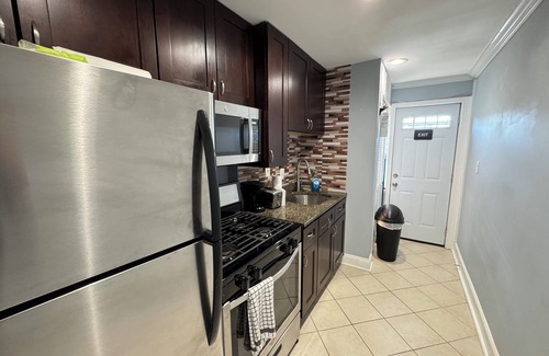 Anacostia Apartment | Excellent 2BR Apartment near Trasnsportation