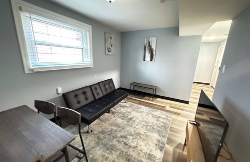 Anacostia Apartment | Excellent 2BR Apartment near Trasnsportation