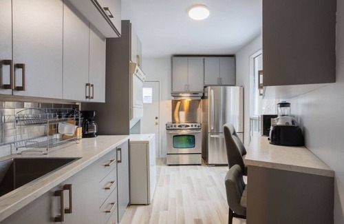 Griffintown Apartment | Excellent 4BR in Griffintown, Downtown MTL