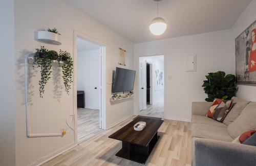 Griffintown Apartment | Excellent 4BR in Griffintown, Downtown MTL