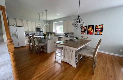 Chesterfield House | Excellent all-ensuite 4-bedroom home