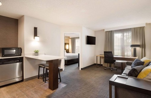 Reno/Tahoe Airport Apartment | Excellent Choice! Unit with Fully-equipped Kitchen and FREE Breakfast!