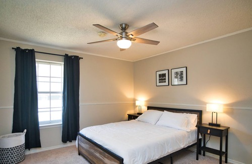 Garland House | EXCELLENT CUISINE area! Located in the heart of Garland.
