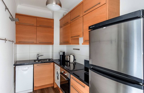 Holborn and Covent Garden Apartment | Excellent Farringdon 2BR, nr Shops, Dining & Bars, by Blueground