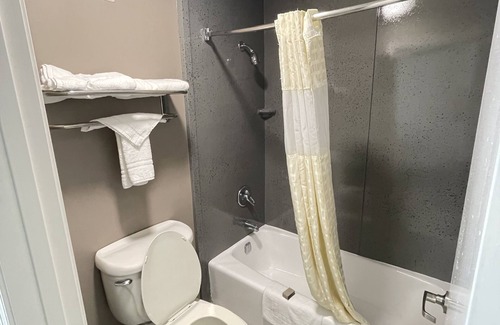 Natchez Hotel | Excellent Inn & Suites