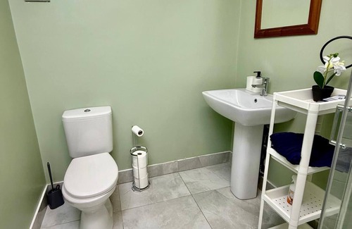 Chorlton-cum-Hardy Apartment | Excellent location 2-bedroom apartment