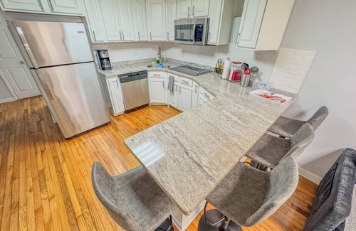 Central Business District Apartment | Excellent location!Comfy Studio near Manhattan